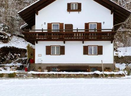 Stumm Apartment | Family-Friendly Retreat at Haus I'mperfect with Hot Tub