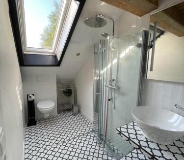 Stumm Apartment | Family-Friendly Retreat at Haus I'mperfect with Hot Tub