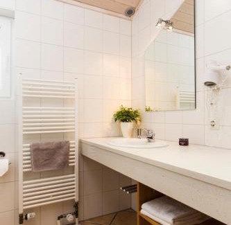 Bojendorf House | Pet-Friendly Haus im Apfelgarten with Ocean View