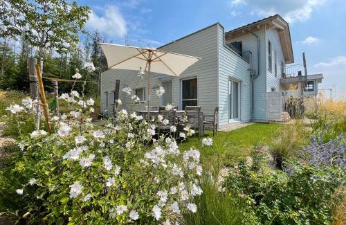 Lobstaedt Apartment | Scenic Retreat at HAUS IM SCHILF 1 by Hainer See