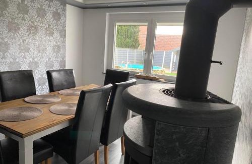 Bad Fallingbostel House | Tranquil Retreat with Breakfast & Family-Friendly Amenities