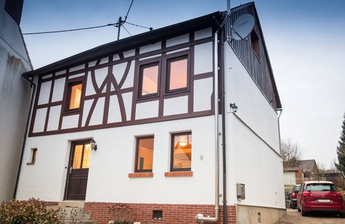 Pohl House | Comfortable Retreat at Haus Innerdorf - Pool & Breakfast