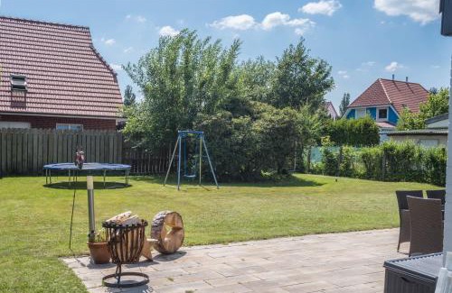 Geestemunde House | Pet-Friendly Retreat at Haus Jäschke - 4-Star Comfort
