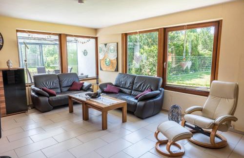 Geestemunde House | Pet-Friendly Retreat at Haus Jäschke - 4-Star Comfort