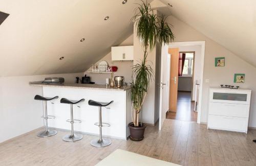 Geestemunde House | Pet-Friendly Retreat at Haus Jäschke - 4-Star Comfort