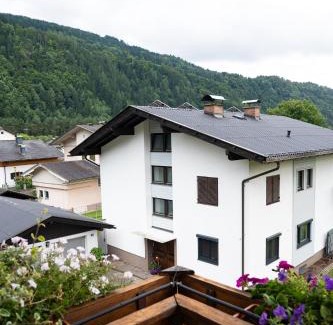 Doebriach House | Pet-Friendly Comfort at Haus Kärnten with Great Amenities