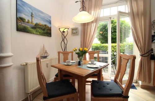 Ostseebad Kuhlungsborn Apartment | Pet-Friendly Haus Kühlung Fewo 3 - Guest Rated 9.1/10