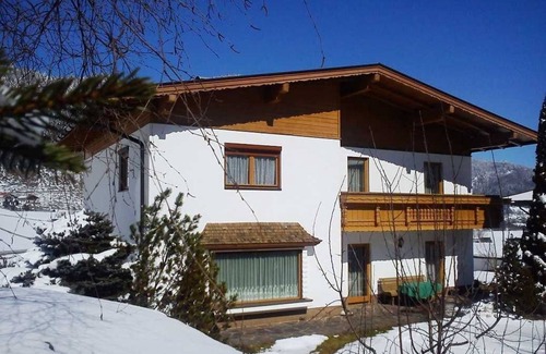 Durchholzen Apartment | Family-Friendly Escape at Haus Kurz Matthäus - 2-Room Retreat