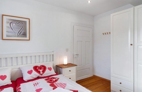 Hundsbach Apartment | Pet-Friendly Retreat at Haus Löwen - Rated 9.1/10!