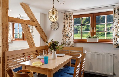 Hundsbach Apartment | Pet-Friendly Retreat at Haus Löwen - Rated 9.1/10!