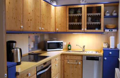 Oker Apartment | Discover Haus Larrelt: Pet-Friendly Retreat with 9.5 Rating