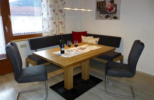 Gortipohl Apartment | Family-Friendly Retreat at Haus Mälla with Kitchen Access