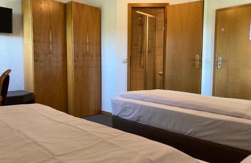Schermbeck Hotel | Explore Haus Mühlenbrock: Family-Friendly with Dining Options