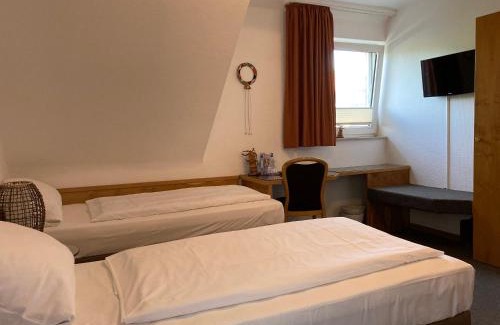 Schermbeck Hotel | Explore Haus Mühlenbrock: Family-Friendly with Dining Options