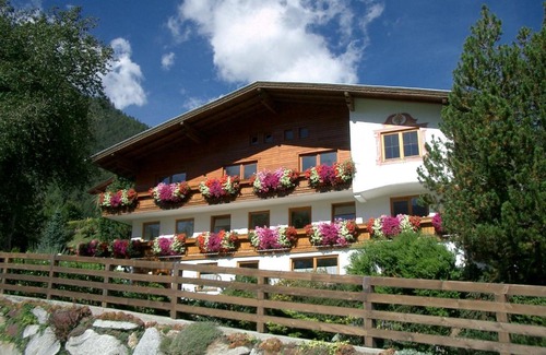 Trins House | Guest Rated 9/10 at Haus Mader with Kitchen Amenities