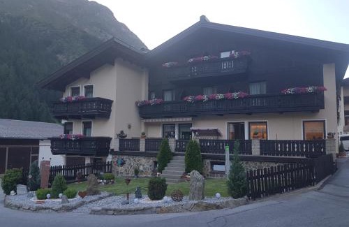 Plangeross Bed & Breakfast | Inviting Haus Margret: Perfect for Families with Kids
