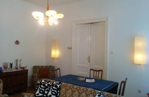 Stuwerviertel Apartment | Family-Friendly Apartments Maximillian with Wheelchair Access