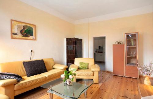Warnitz Apartment | Family-Friendly Stay at Haus Meistereck Melzow Hotel