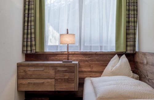 Soelden Apartment | Haus Melisande: 4-Star Retreat with Hot Tub & Breakfast