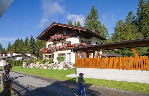 St. Ulrich Am Pillersee Apartment | Unforgettable Stay at Haus Mitterhorn - Perfect for Families