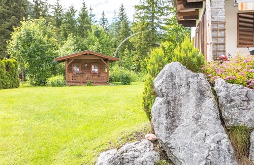 St. Ulrich Am Pillersee Apartment | Unforgettable Stay at Haus Mitterhorn - Perfect for Families