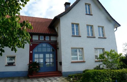 Feldrom Apartment | Scenic Haus mit Aussicht: Family-Friendly Getaway