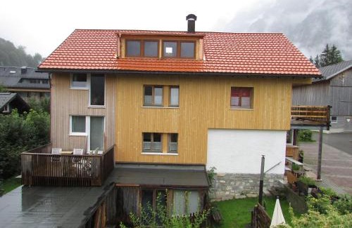 Mellau House | Discover Haus Mittagspitze: Pet-Friendly Retreat with Breakfast