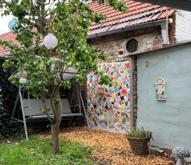 Niederzwehren House | Beautiful Haus Morgentau with Garden in Central Location