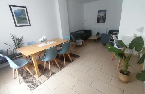 Niederzwehren House | Beautiful Haus Morgentau with Garden in Central Location