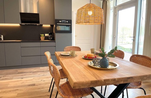 Sahlenburg Apartment | Cozy Haus Nordseebrandung FeWo 9 with Oceanfront Views