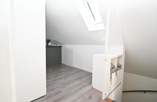 Behrensdorf Apartment | Family-Friendly Retreat at Haus Osbahr Ferienwohnung Lisa