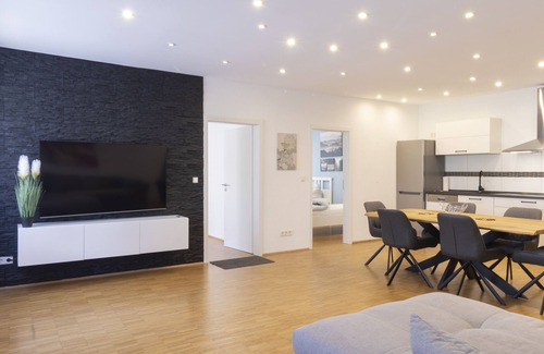 Zweibruecken Apartment | Haus Oselbach - Modern & Central, Ideal for Families