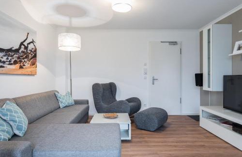 Nienhagen Apartment | Family-Friendly Oceanfront Stay at Haus Pamir Ferienwohnungen