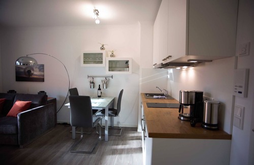 Nienhagen Apartment | Pet Friendly Dandelion Apartment with Ocean View and Kitchen