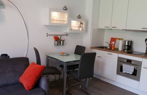 Nienhagen Apartment | Pet Friendly Dandelion Apartment with Ocean View and Kitchen