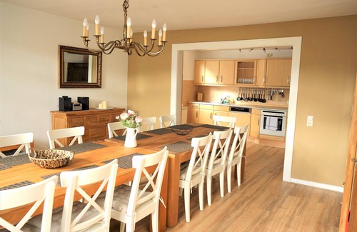 Eslohe House | Holiday House with Private Garden, Sauna & Ocean Views