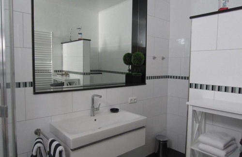 Alt-Travemunde/Ronnau Apartment | Unforgettable Family Retreat at Haus Passat - 10/10 Rated