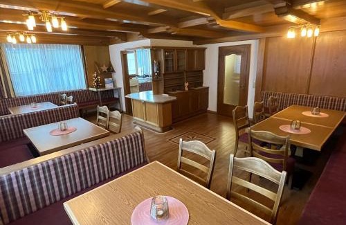 Kappl House | Discover Haus Paznaun: Family-Friendly Retreat with Pool