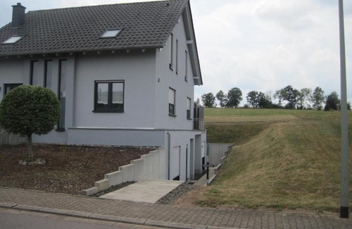 Hirzweiler Apartment | Family-Friendly Retreat at Haus-Perkow for Your Getaway