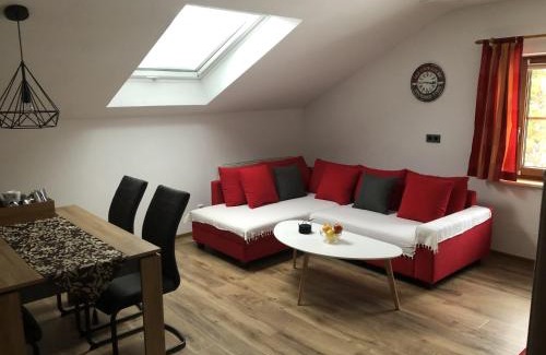 Neureichenau Apartment | Family-Friendly Retreat at Haus Peschl Fewo 2 Awaits You