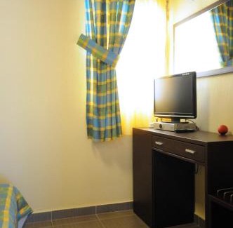 Vourvourou Apartment | Seaside Retreat at Haus Platanos Apartments & Bungalows