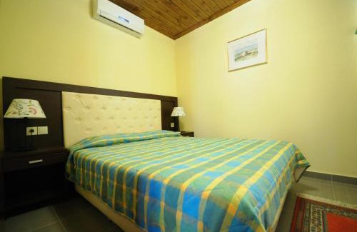Vourvourou Apartment | Seaside Retreat at Haus Platanos Apartments & Bungalows