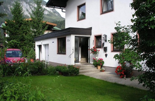 Weidach Apartment | Child-Friendly Getaway at Haus Rödlach-Arendt - Rated 9.4/10