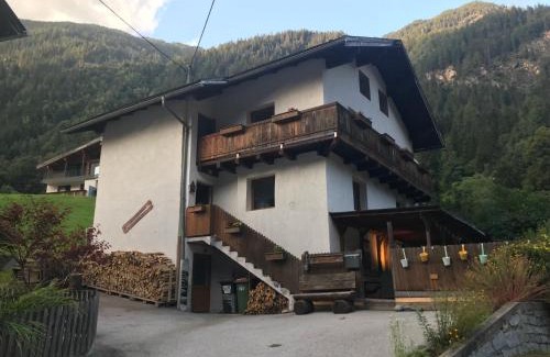 Imst Apartment | Budget-Friendly Stay at Haus Ritz-Pitz: Family Welcomes You
