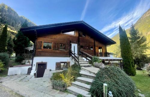 Sankt Leonhard im Pitztal Apartment | Cozy Haus Riverside: Family-Friendly Escape with Great Ratings