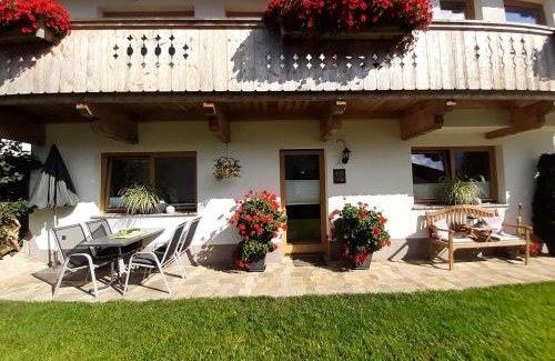Gerlosbergeben Apartment | Pet-Friendly Haus Roland with Breathtaking Ocean Views