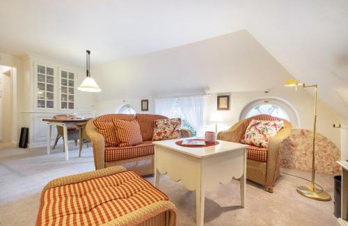 Keitum Apartment | Inviting Haus Süderende: Family-Friendly with Pool Access
