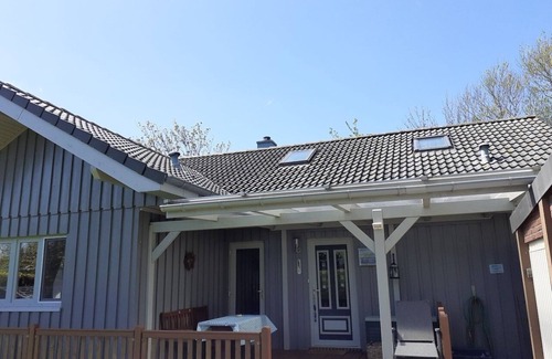 Ostersiel House | Cozy SÜNNECK Holiday Cottage with Oceanfront Views