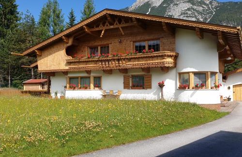 Weidach Apartment | Family-Friendly Retreat at Haus Schiefer - Rated 9/10!