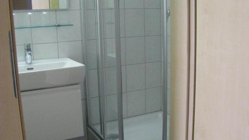 Schuttdorf Apartment | Guest Favorite: Haus Schmidl with Breakfast & Hot Tub